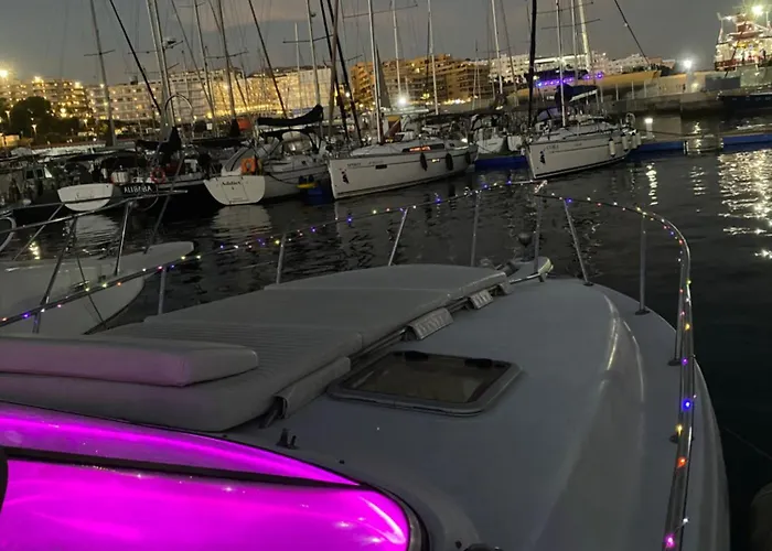 Botel Luxury Boat Karamba