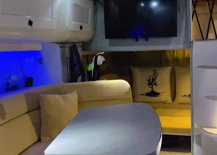 Luxury Boat Karamba Botel