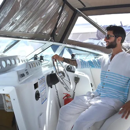 Luxury Boat Karamba Ботель
