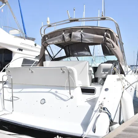 Ботель Luxury Boat Karamba Сан Мигель