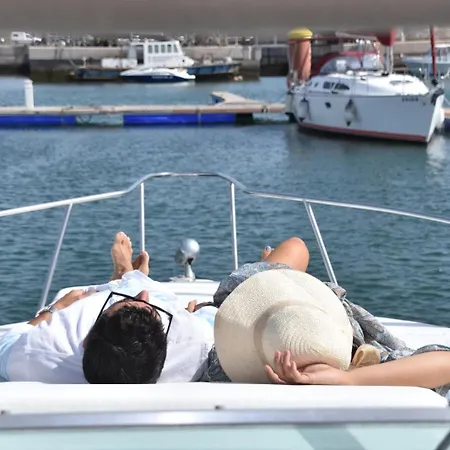 Luxury Boat Karamba Ботель Сан Мигель