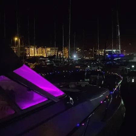 Ботель Luxury Boat Karamba Сан Мигель