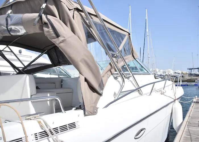 Luxury Boat Karamba Botel *
